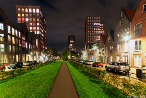 Avondopname van de Foortse Torens en het Blokzijlpark in Amersfoort Vathorst.