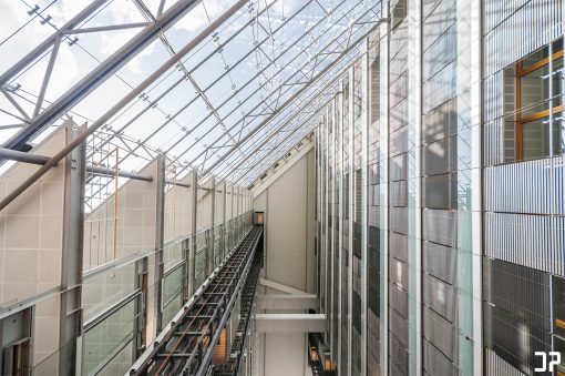 Stadttor Düsseldorf - Looking up inside ↗️